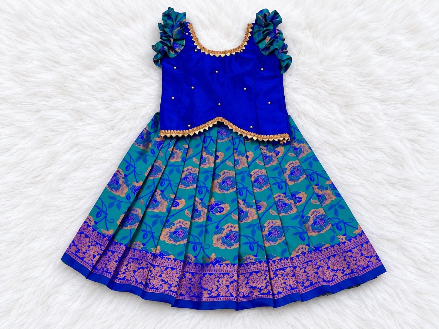 Kids Pattu Pavadai set